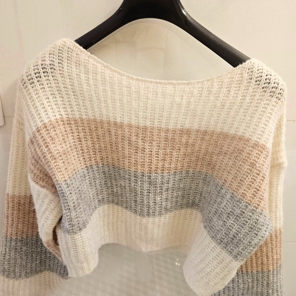 Cropped Knit Sweater by Falling Love in Size S